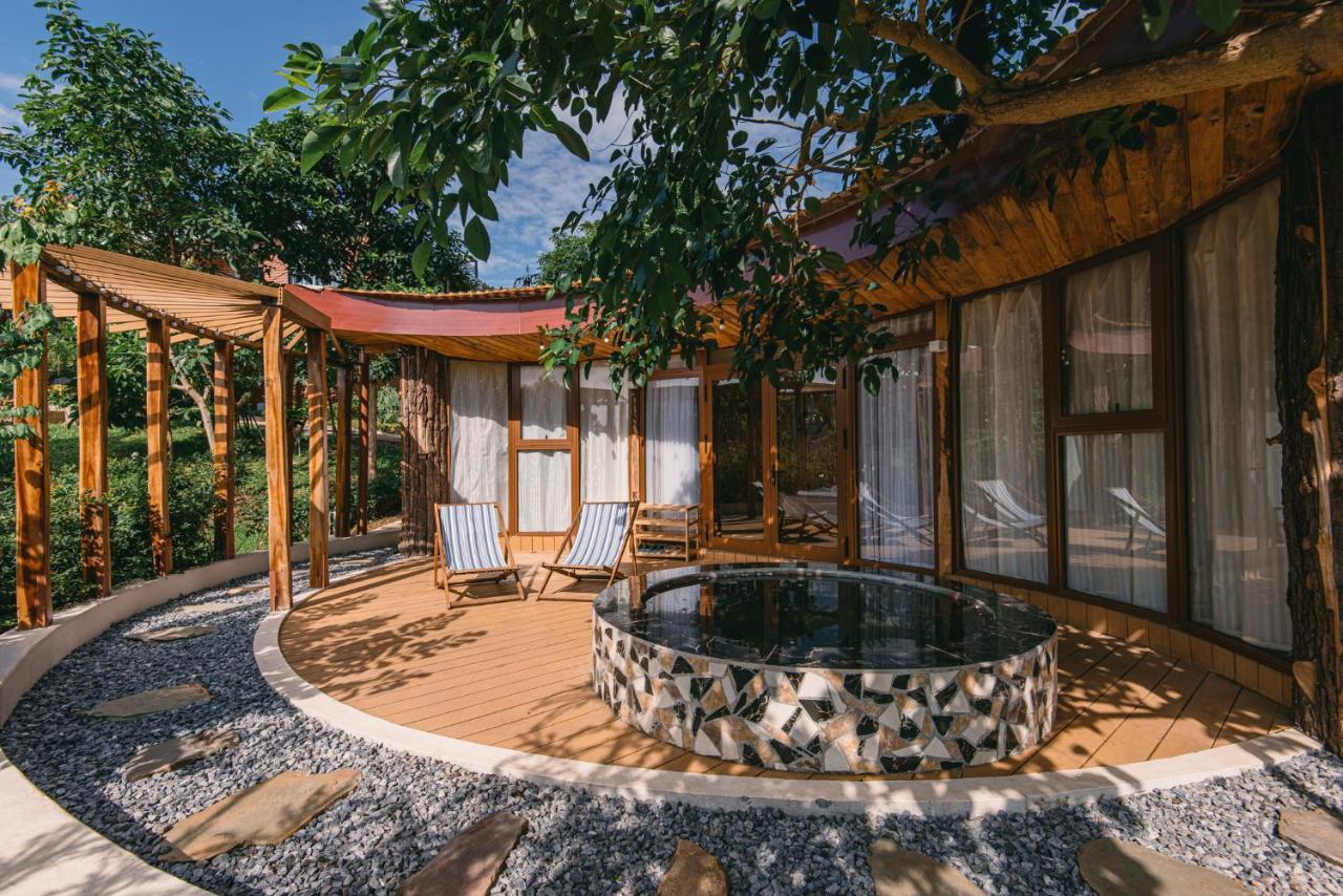 ホテルU Lesa - Nha Ben Rung ハノイ市 エクステリア 写真